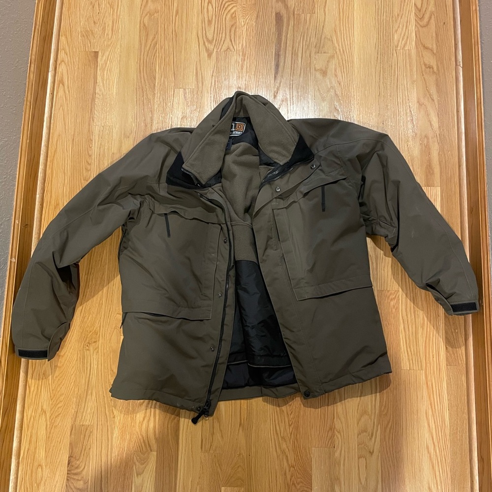 Winter Coat. 5.11 Tactical Men’s Men’s 3-1 Parka. Green.